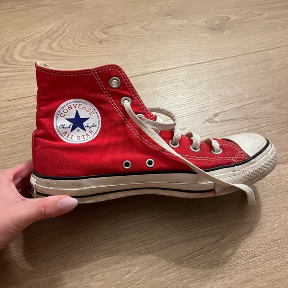 COPY - red converse - Picture 2 of 6